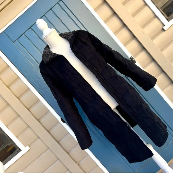 L.L.Bean women's black goose down quilted coat with a faux fur collar Size M - Picture 4 of 9